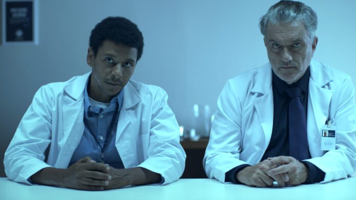 A Bênção - Arthur (Aldri Anunciação) e Lerner (Werner Schünemann) - Cred: Edu Rabin