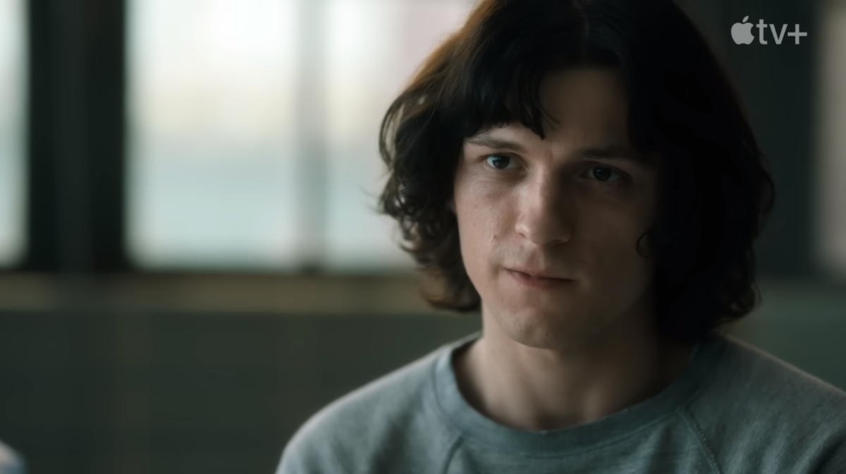 Tom Holland esclarece cena da minissérie 'Entre Estranhos' que viralizou nas redes sociais