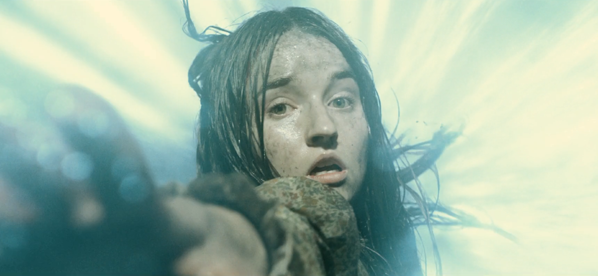 'Ninguém Vai Te Salvar' atuação de Kaitlyn Dever arranca elogios do diretor Brian Duffield