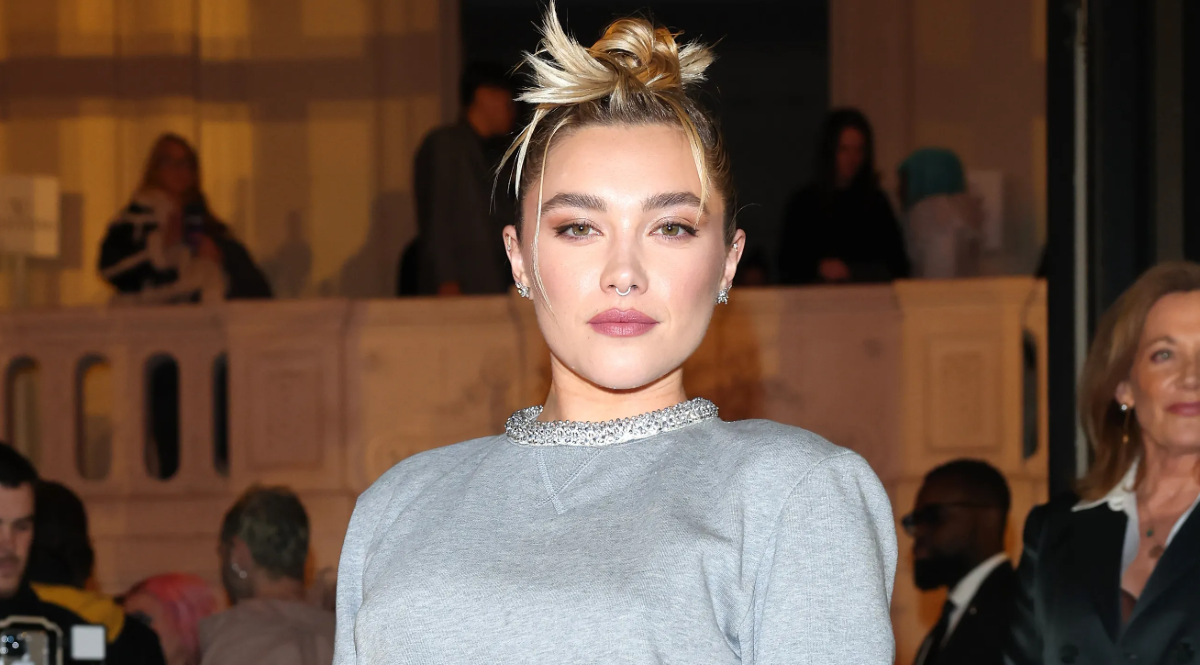 VERGONHOSO! Florence Pugh é atingida por objeto arremessado pela plateia durante a CCXP 2023