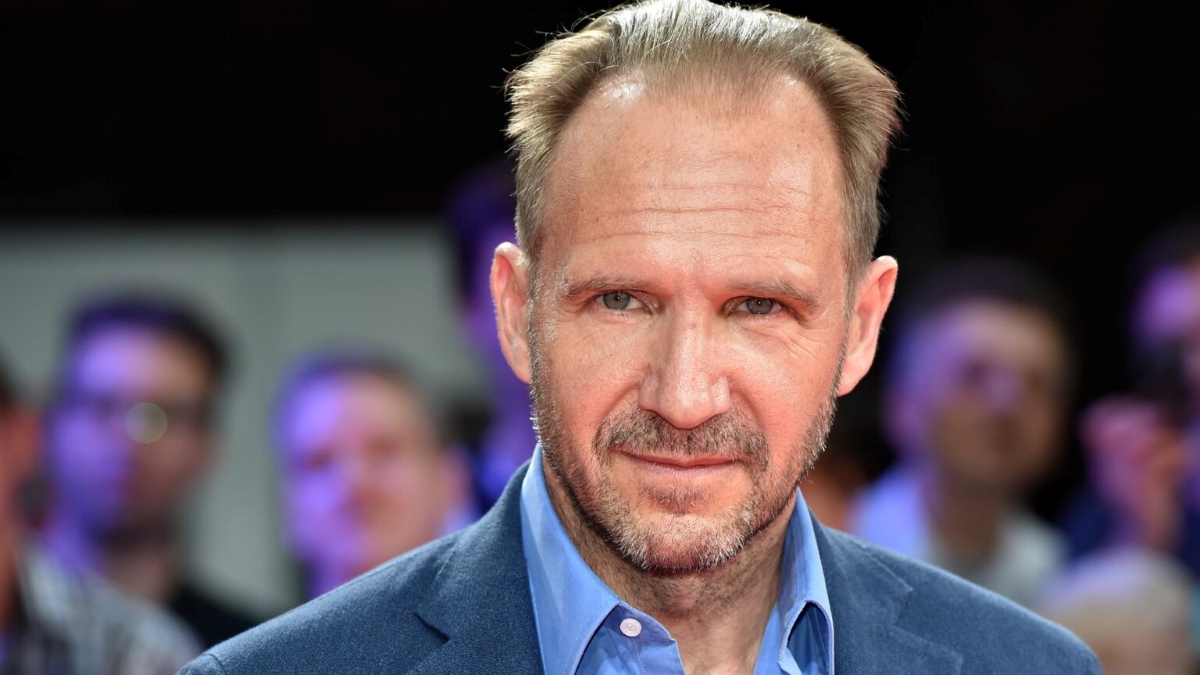 Extermínio 3 Ralph Fiennes, Jodie Comer e Aaron Taylor-Johnson escalados para a sequência