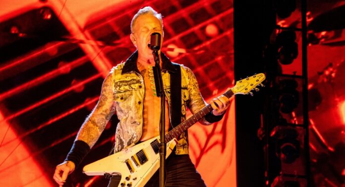 Metallica na nossa banda não reconhecemos a palavra 'erro' porque não há erros, diz Hetffield