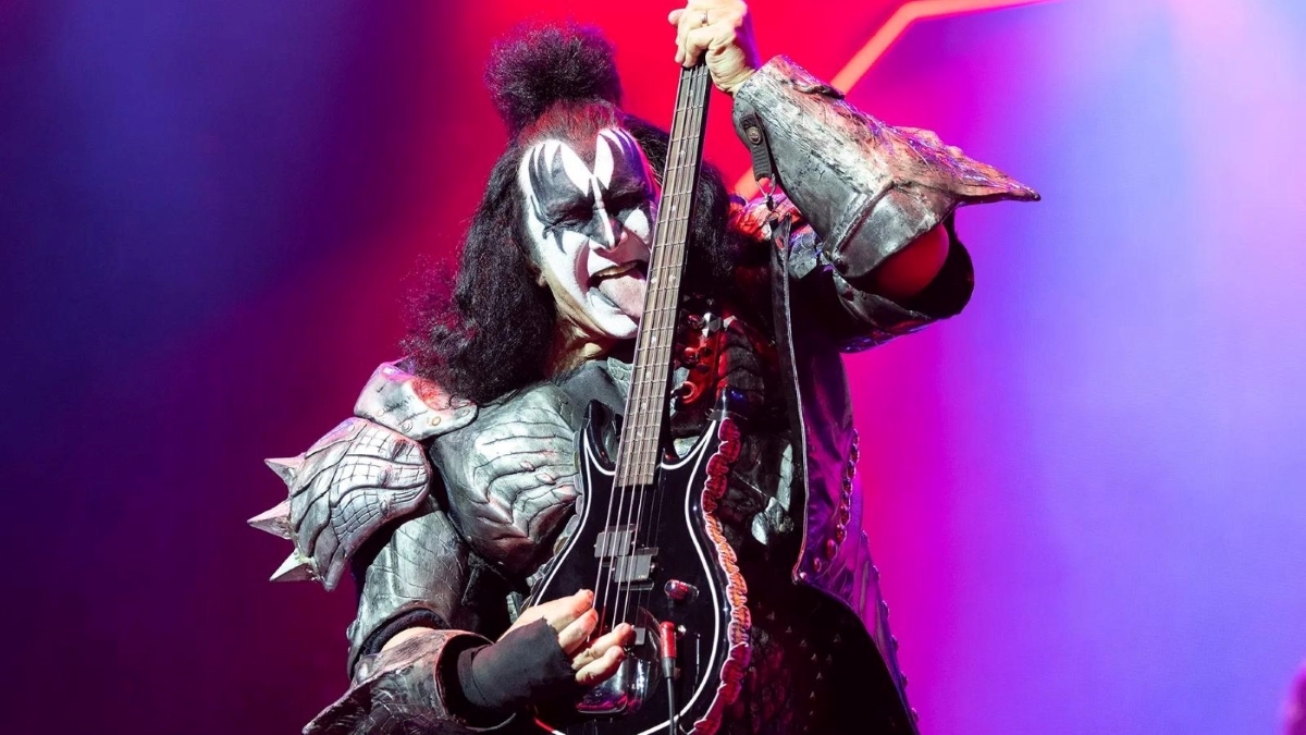 Gene Simmons ganho mais dinheiro por show com a Gene Simmons Band do que ganhei com o Kiss