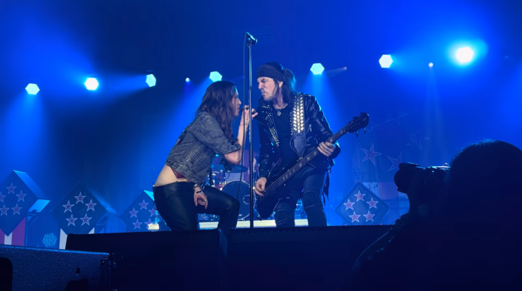 Skid Row não deve seguir com Lzzy Hale nos vocais, temos conversado com alguns caras que despertaram nosso interesse, diz Rachel Bolan