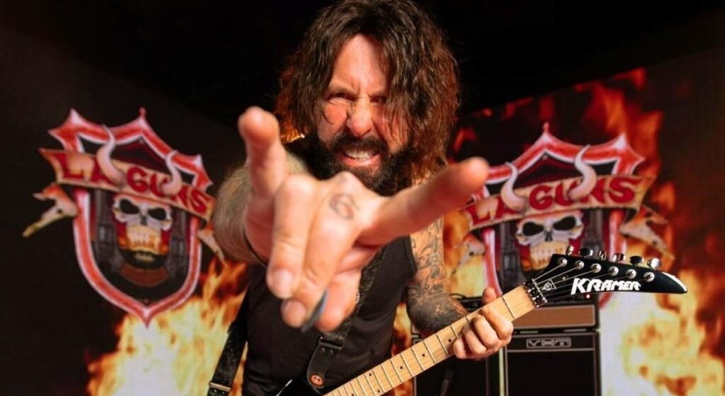 Skid Row procura por novo vocalista e Tracii Guns manda recado, conheço um cara, o nome dele é Sebastian Bach