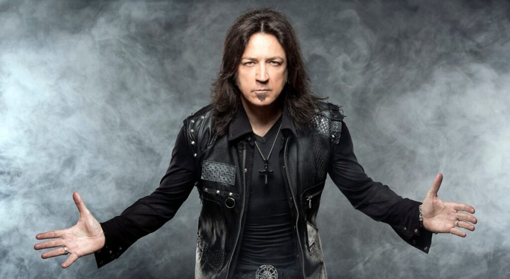 Stryper a maioria dos músicos não pensa em finanças. Eventualmente, você se verá em uma situação desastrosa, diz Michael Sweet