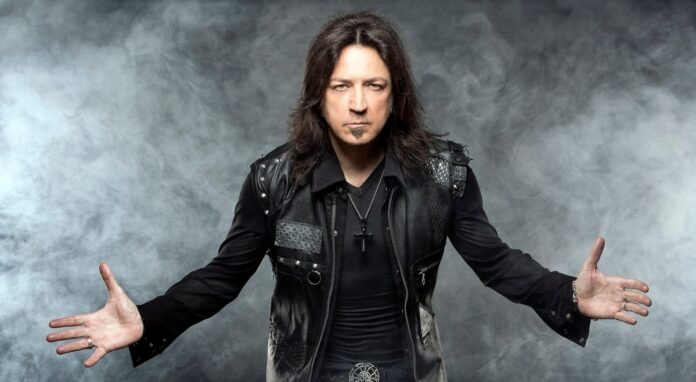 Stryper a maioria dos músicos não pensa em finanças. Eventualmente, você se verá em uma situação desastrosa, diz Michael Sweet