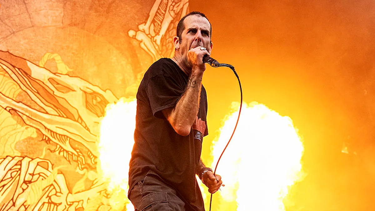 Lamb Of God Randy Blythe discute o uso desenfreado de telefones em shows, larguem seus malditos celulares