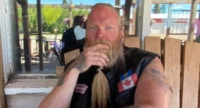 Metallica presta homenagem a fã que morreu durante show no Canadá