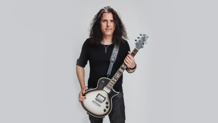 Testament não me diga para ficar quieto. Se não sabe separar o artista da obra, o problema é seu, diz Alex Skolnick