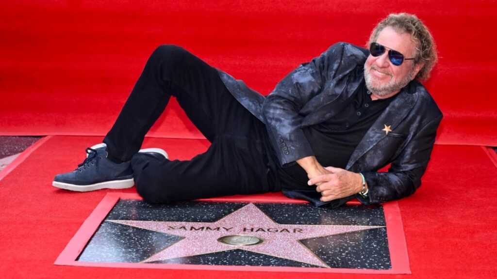Van Halen: "discos não vendem. Você faz um disco hoje em dia só para perder algumas centenas de milhares de dólares", diz Sammy Hagar