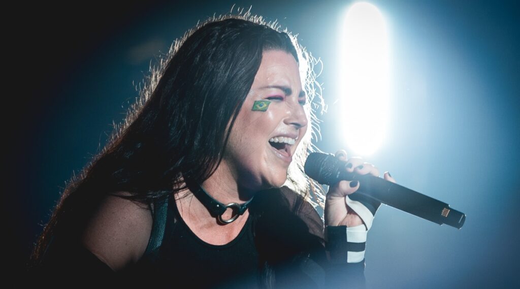 Evanescence novo álbum está a caminho, vamos entrar no estúdio em novembro. Temos toneladas de ideias, diz Amy Lee