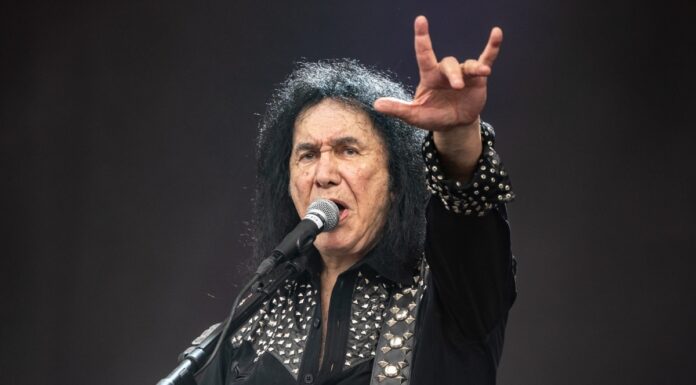 Gene Simmons sobre reunião dos Smiths dizer não a US$ 100 milhões seria uma loucura. Livre-se do guitarrista
