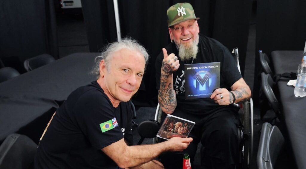 Iron Maiden Paul Di'Anno fala sobre encontro com Bruce Dickinson e melhoras com o tratamento pós-cirurgia