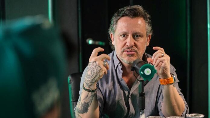 Rick Bonadio é a pior fase da música que eu já vivi. Mas isso tudo vai acabar, porque é muito ruim. Ninguém vai aguentar isso por muito tempo