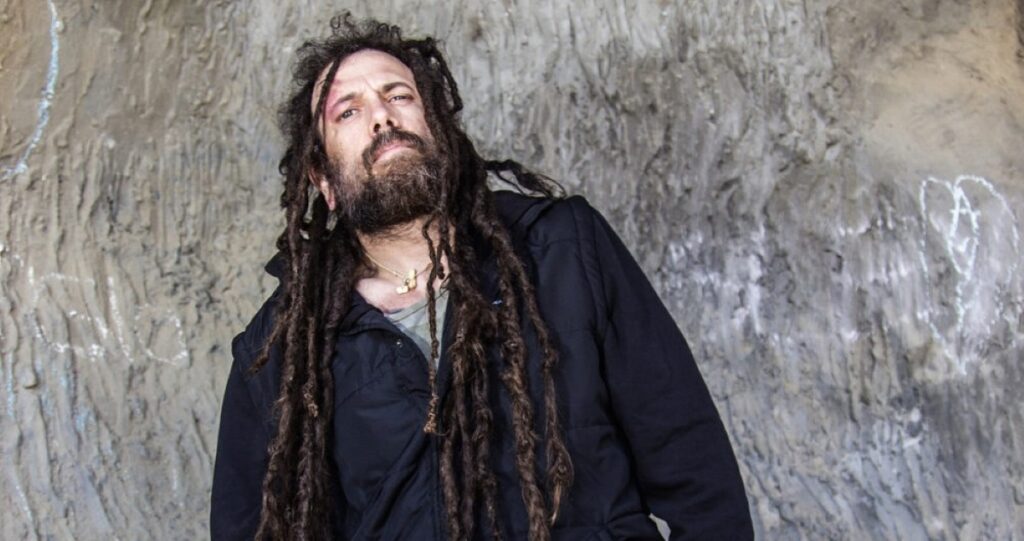 Six Feet Under Chris Barnes abandona discurso antipolítico e decide apoiar Donald Trump
