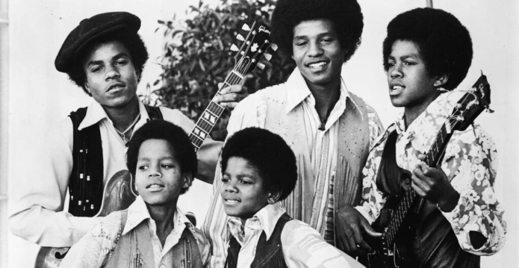 Tito Jackson, guitarrista do grupo de sucesso The Jackson 5, morre aos 70 anos