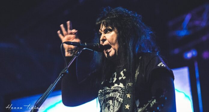 W.A.S.P é por isso que eu faço isso, explica Blackie Lawless sobre usar faixas pré-gravadas