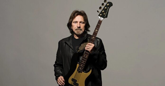 Black Sabbath Geezer Butler é homenageado por seu compromisso com o bem-estar dos animais