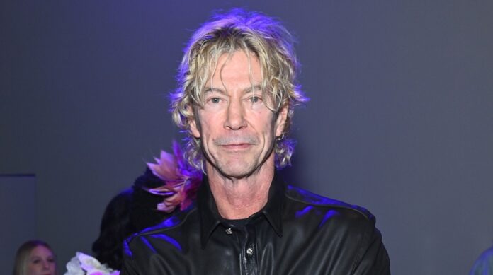Guns N' Roses Duff Mckagan relata como o vício em álcool quase o matou, eu literalmente não tomei um copo de água por 12 anos