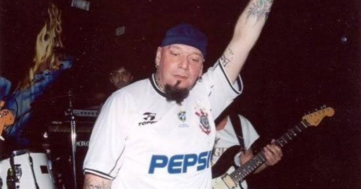 Iron Maiden Corinthians presta homenagem a Paul Di'Anno, se apresentou inúmeras vezes pelo mundo vestindo a camisa do Timão