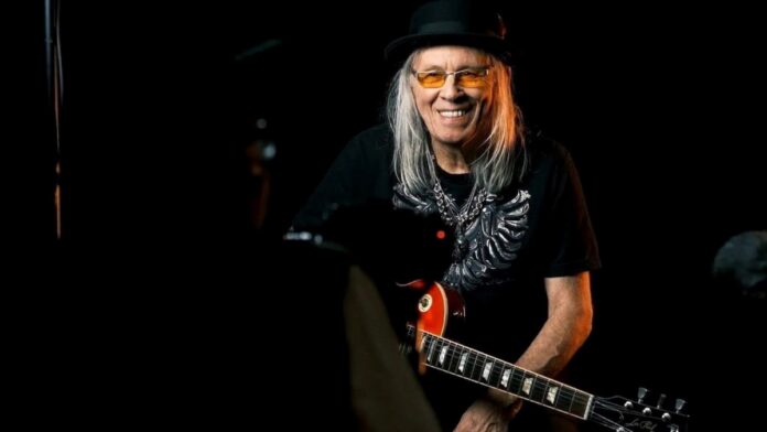 Luiz Carlini Fruto Proibido é o melhor disco da Rita Lee. Ela ela foi a rainha do rock nesse disco