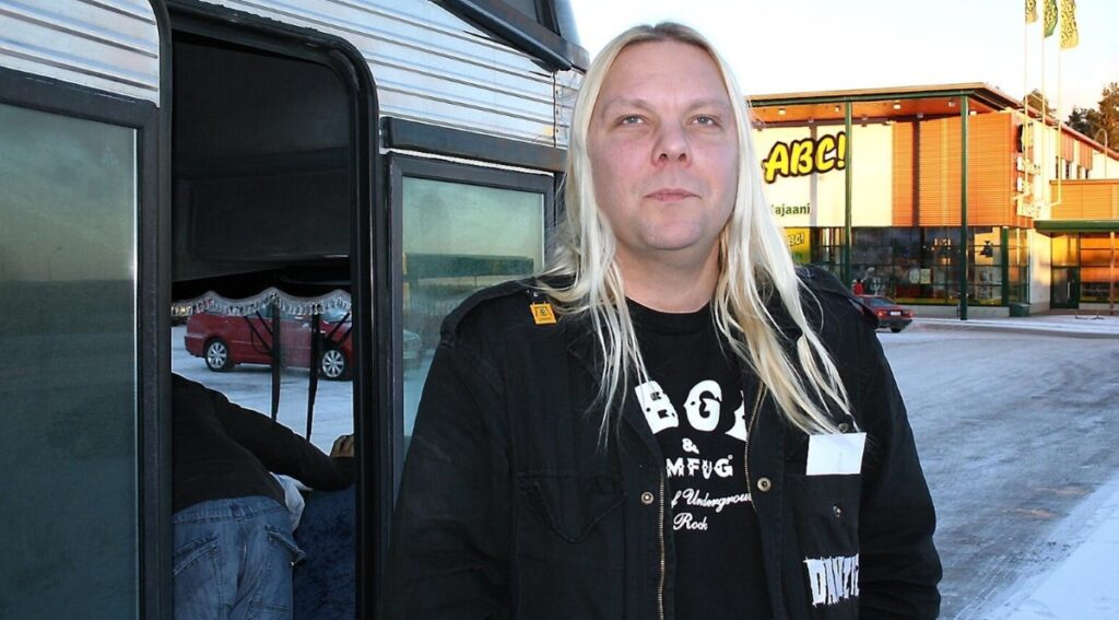 Nightwish tour manager é acusado de agredir duas mulheres. A banda não comentará sobre a situação em andamento até que o caso seja encerrado