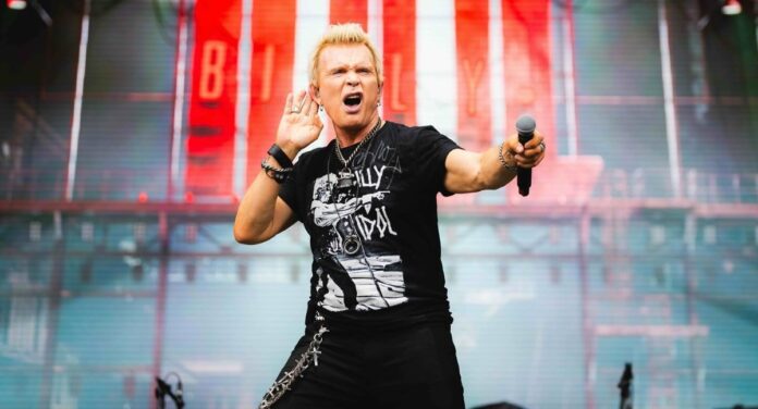 Ozzy Osbourne defende a introdução de Billy Idol no Hall da Fama do Rock and Roll, ele é um ícone do rock