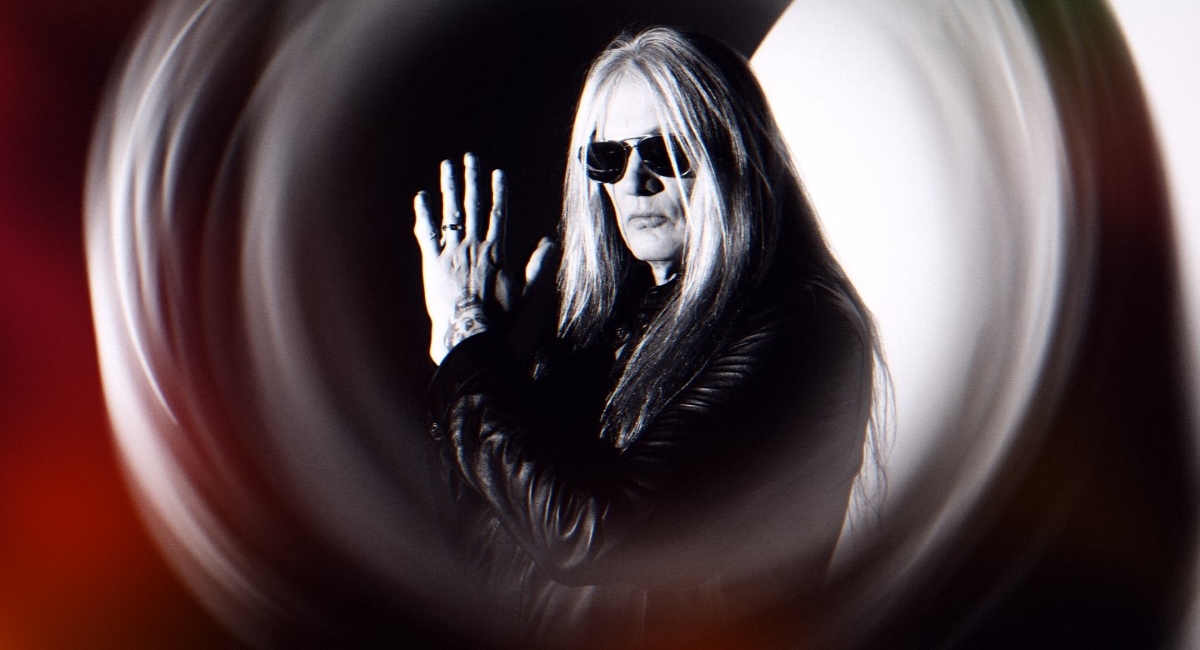 Sebastian Bach quando eu faço quase 100 shows seguidos, é como ir para a guerra. Pergunte a qualquer cantor que tentou me substituir e falhou