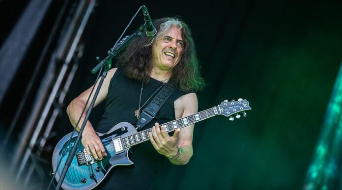 Alex Skolnick sobre comício pró-Trump no show do W.A.S.P, mesmo se fossem faixas de alguém que eu apoiasse, eu ainda diria WTF!