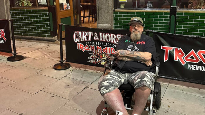 Iron Maiden o último adeus! Funeral de Paul Di'Anno aconteceu na manhã desta quinta-feira
