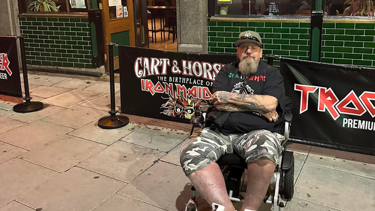 Iron Maiden o último adeus! Funeral de Paul Di'Anno aconteceu na manhã desta quinta-feira