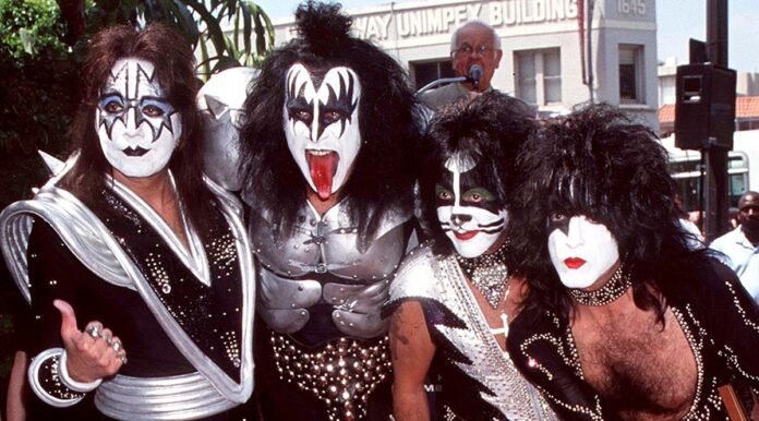 Paul Stanley sobre a relação do Kiss com as groupies ninguém nunca saiu se sentindo desrespeitado ou diminuído