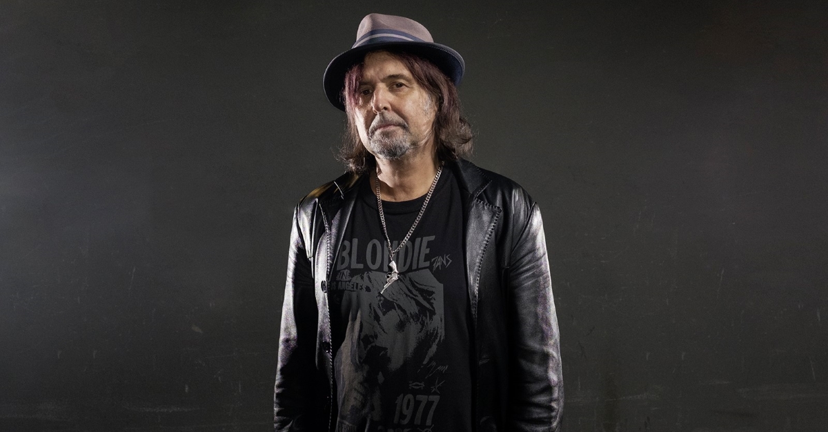 Phil Campbell, ex-Motörhead, opina sobre o uso de celulares em shows: "coisas assim realmente me irritam. Você deve viver o momento"