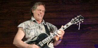 Ted Nugent Eu não sou rc!st. Kid Rock não é rc!st. Se você vai me criticar, precisa ser honesto. Pense em algo que seja verdade