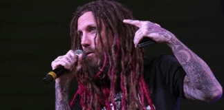 Korn: "Eu me dediquei totalmente à escuridão. Então, por que não me dedicaria com a mesma intensidade àquele que me salvou?", diz Brian "Head" Welch