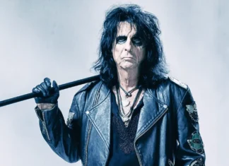 Alice Cooper: "Eu odeio política. Não acho que isso pertença ao rock and roll. Por que alguém daria ouvidos a um astro do rock?"