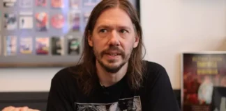 Ghost: "Eu simplesmente sinto que estamos tendo um momento íntimo, e me perturba que você esteja filmando enquanto fazemos isso juntos", diz Tobias Forge