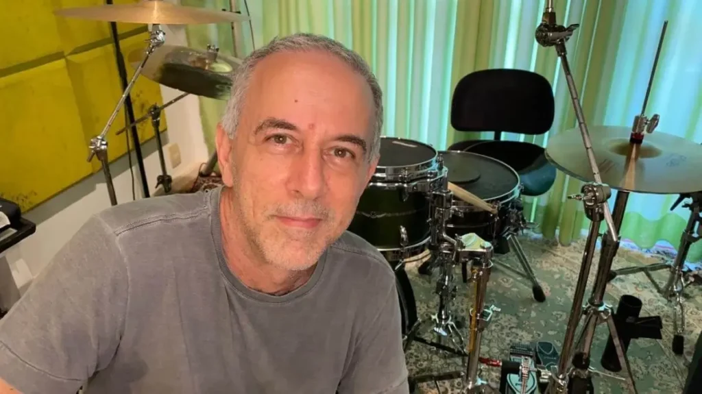 Paralamas do Sucesso: "Não consigo entender quem ainda quer um sociopata miliciano g*noc!d* golpista de volta ao poder", diz João Barone