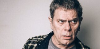 Ultraje a Rigor: Roger Moreira defende cantora criticada pelos roqueiros, "Ela foi atrás do que ela queria"
