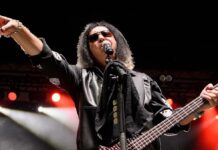 O 1° fã do Kiss a pagar US$ 12.495 para ser roadie de Gene Simmons por 1 dia: "vou morrer feliz"