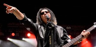 O 1° fã do Kiss a pagar US$ 12.495 para ser roadie de Gene Simmons por 1 dia: "vou morrer feliz"