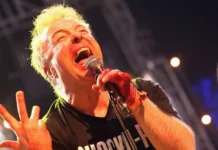 Dead Kennedys: Jello Biafra escreveu mesmo todas as letras? "Se ele fez isso, por que nunca fez nada significativo depois de deixar a banda?"