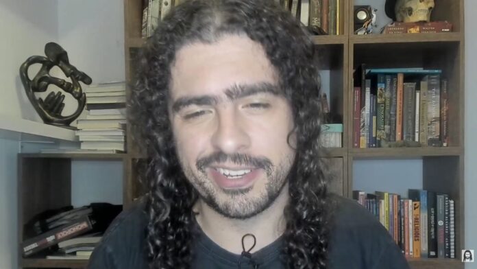 Youtuber Pirulla sofreu um AVC na noite do último domingo e segue na U.T.I